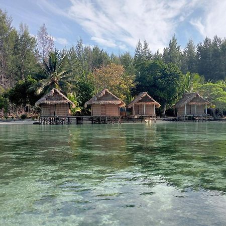 Coco Huts Guest House Waisai Exteriér fotografie