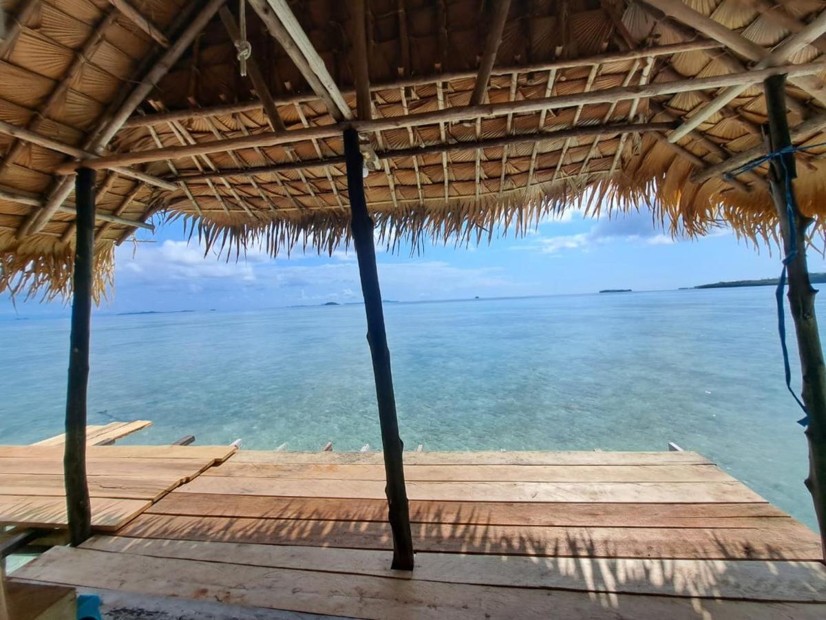 Coco Huts Guest House Waisai Exteriér fotografie