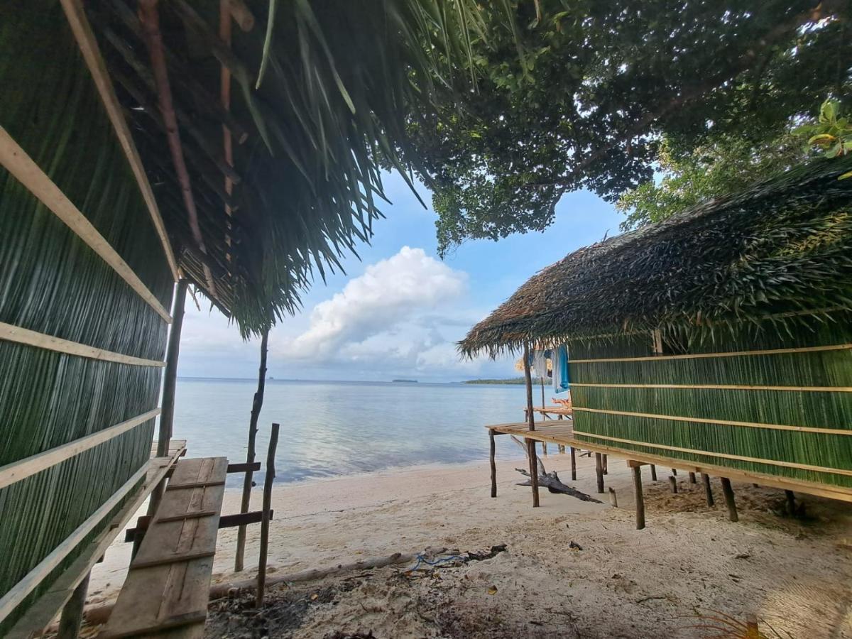 Coco Huts Guest House Waisai Exteriér fotografie